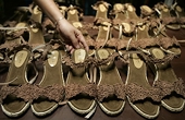 EU says it must keep trade duties on Chinese shoes
