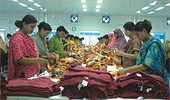 Bangladesh apparel makers eye big pie in Indian textile market 