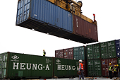 S. Korea’s exports fall after FTA with EU: report