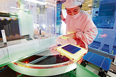 PV groups trade insults over Chinese support measures