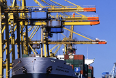 EU urged to drop barriers to trade with poorer countries