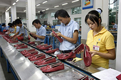 China shoemaker wins EU anti-dumping case