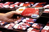 Ritz Says Canada Ready to Retaliate If U.S. Maintains Labeling