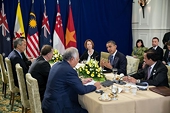 Obama says hopes for Pacific trade pact in November