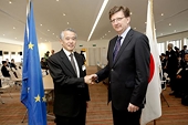 EU clears next round of Japan trade talks