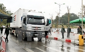 Vietnam restores goods transactions at border gates with China