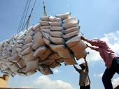 Vietnam’s four-month exports surge despite pandemic
