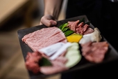 Japan, U.S. Start Talks on Safeguard Rules for U.S. Beef