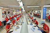 Việt Nam's garment export value up in nine months