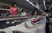 Vietnam's leather and footwear industry targets US$27 billion in 2023 exports