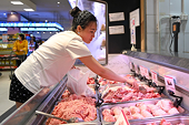 Vietnam exports high volume of products, but pockets low amount of money