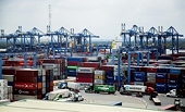 Vietnamese exporters, authorities seek to navigate low global demand