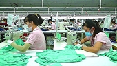 Greening the textile industry from pioneering enterprises