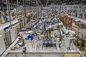 Việt Nam must curb import reliance, strengthen supply chain: experts
